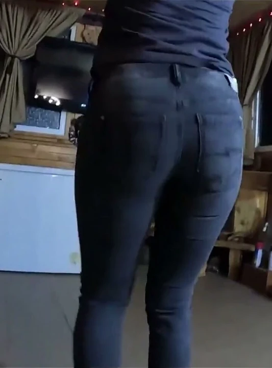 Tight Jeans Dance Slut Gagging Facefuck & Cum on My Tangas