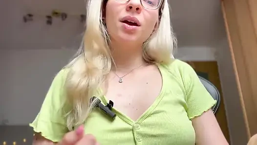 Seni bir kıza dönüştürüyor kadın kılıklı asmr rol oyunu