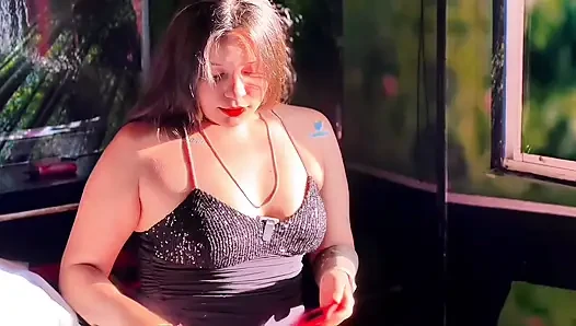 Эта шлюшка Kittyu DJ осуществляет фантазию своего последователя и поедает все это