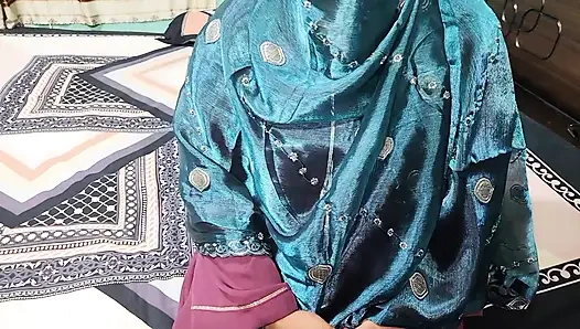 Tesettürlü üvey kız kardeşimin amını siktim.