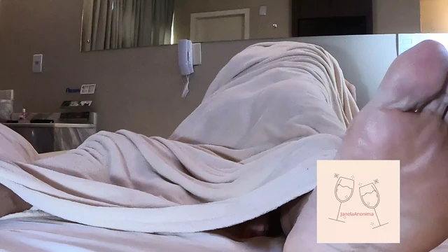 Yalnız başına ateşli süt bekliyor!