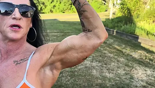 Kaslı orta yaşlı seksi kadınlar boşalma komutu 31 talimatı