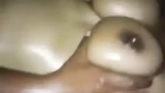 Desi göğüs masajı