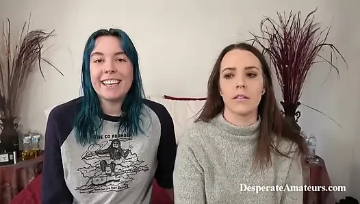 Çaresiz amatörler Olivia ve Alisha sıkı amcıklarını Jesses'in büyük sert yarağıyla siktiriyor