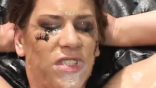 Mandy taylor aşırı bukkake (59 cumshots) itibarını kaybeder