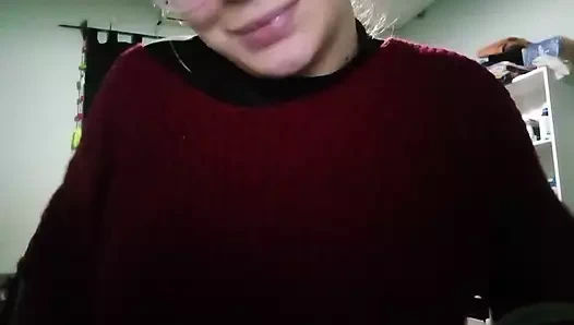 Göğüslerimle 🤤 oynuyorum