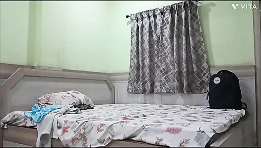 Hintli üvey kız kardeş