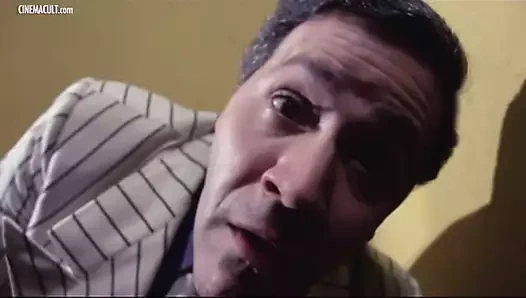 Edwige Fenech - porno ekibinde bir kadın polis