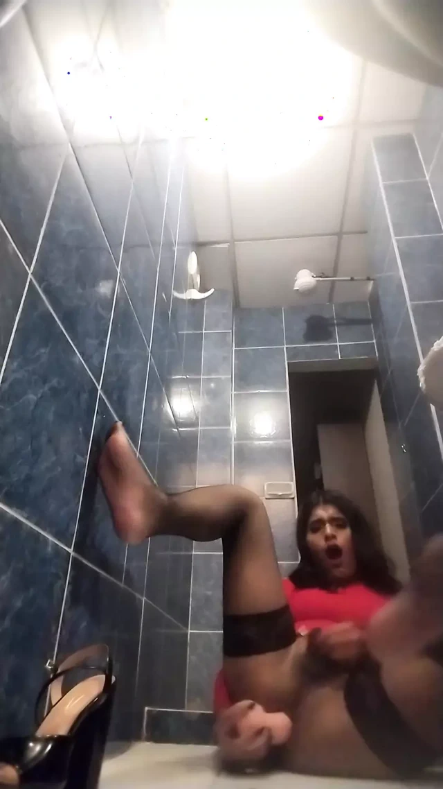 Kalın dildo götümü genişletiyor - anal - boşalma - kadın kılıklı transeksüel kadın