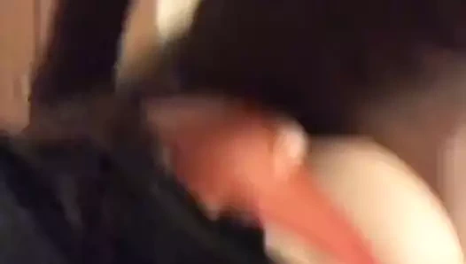 beyaz kaltak üzerinde tamil dick