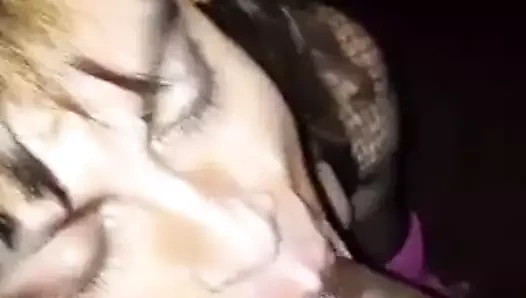 Yüzünde büyük bir yük üfleme