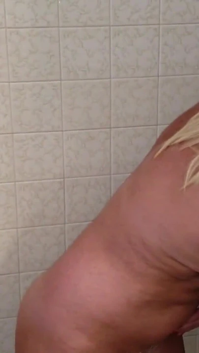 Эпический момент из "Инсайдерской информации с горячей возбужденной милфой"