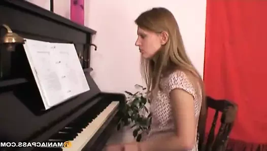 Müzik dersi sekse dönüşüyor