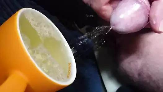 Bir fincan sıcak çiş...