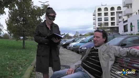 Adele apples centoxcento tam filminde yakalıyor