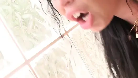 Дикое вылизывание очка и жесткий трах с возбужденными шлюшками