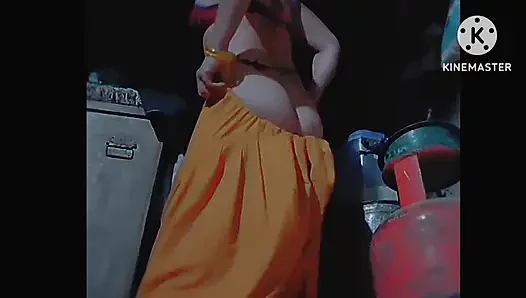 Köyün ateşli üniversiteli kızı gençliğini mastürbasyon videosu çekti.