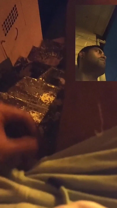 Açık havada mastürbasyon yapıyorum uzun zamandır bunu yapmamıştım ve gergindim