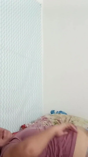 Эмоциональный момент из "Зрелая в трусиках молодая"