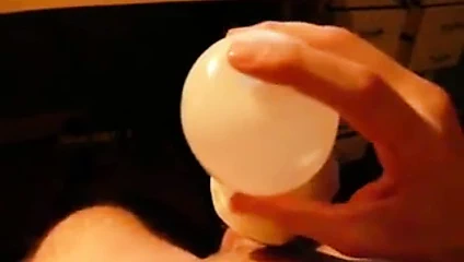 Ev yapımı bir oyuncakla kenar ve sağladım