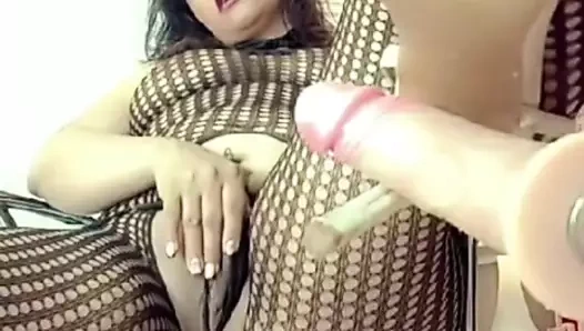 Topuklu ayakkabılarını seviyorsun