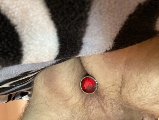 Yapay penisle kendini çok azgın oynuyor