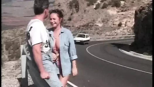 Sıcak seksi çoklu sikikleri açık havada!