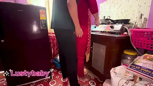 Nepalli çift mutfakta seks yapıyor