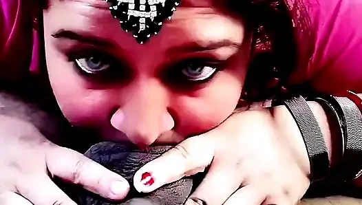 Hintli Bengalli güzel mavi gözlü evli kadın ofis patronuyla