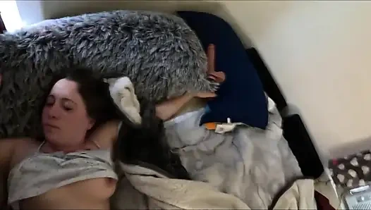 Sürtük üvey kızların içine boşalma dersi