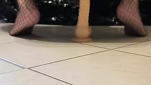 Daha uzun dildo