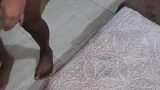 Boşalana kadar kölemin ağzını sikiyorum
