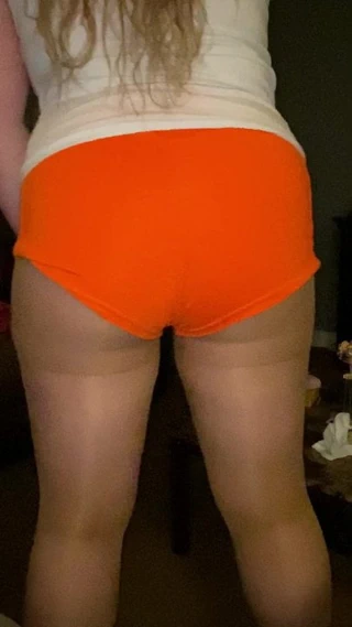 Hooters garson götü