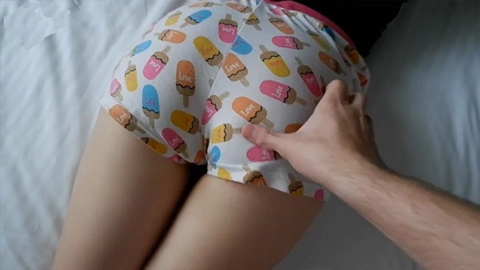 Üvey kızkardeşin kıçına masaj yaptı ve onu sert becerdin - anny walker