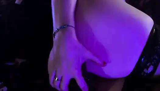 Çifte büyük zenci yarağı dildo ply ve ayak parmaklarının ucunda döl!