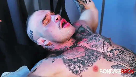 Drew ve Davin Delik Oyunu