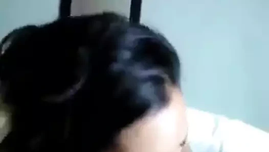 Esta putita la sabe mamar