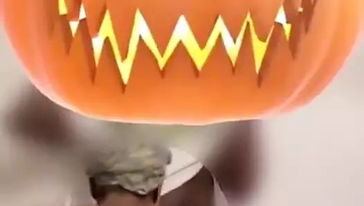 Oral seks o kadar yüksek sesle ki komşuları uyandırdı (bölüm 1)