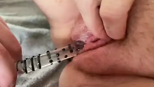 Hamile orta yaşlı seksi ateşli evli kadın kremsi amcığını cam dildoyla sikiyor