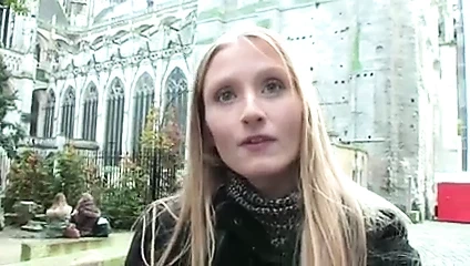 Kelly bir sarışın çift delinmiş