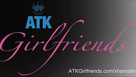 Singapur sanal tatilinde karla kush'un kedisine boşalıyorsun