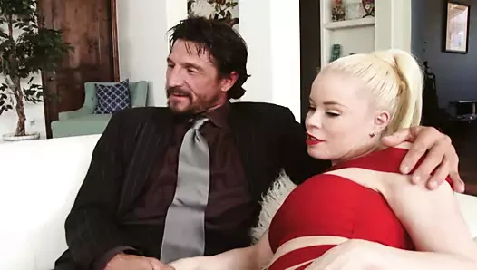 Nikki delano büyük bir yarakla sikilmeye bayılıyor