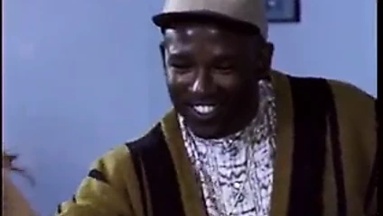 Büyük memeli sarışın alır onu kedi yaladı ve adam tarafından bilardo masasında becerdin