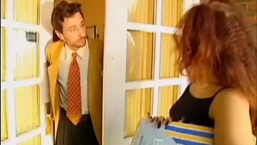 Genç kız yalnız zu hause