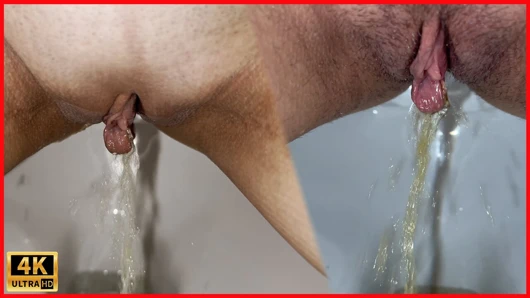 Derleme! Sarı çiş yakın çekim! Pad'lerde amcık! POV!