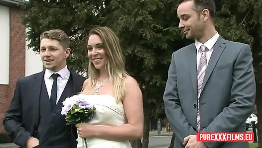 Aldatan gelinim Ella Hughes Sam Bourne tarafından sikiliyor