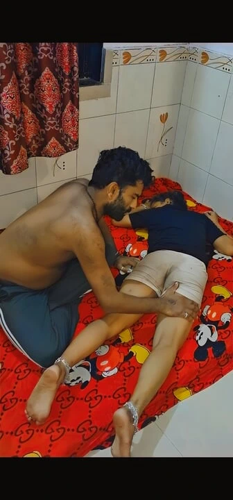 SERT SIKIŞEN 18 YAŞıNDAKI KıZ SERVENT ALıYOR