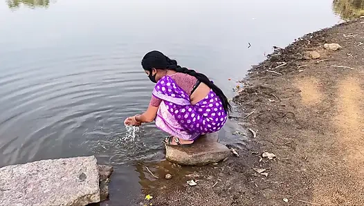 Desi gaon ki güzel yenge açık havada özel seks tam Hintçe ses Hintli ateşli aşk çift ormanda mms video