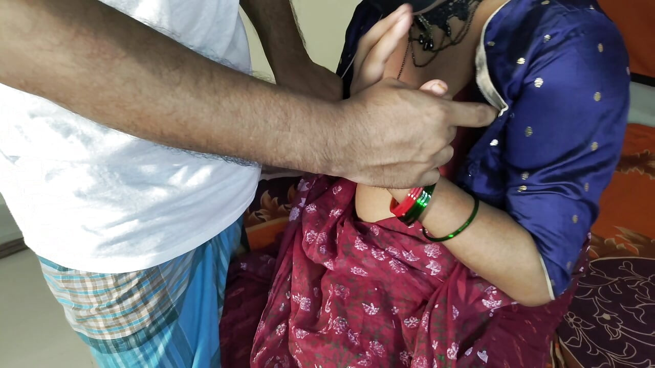 Bangladeşli gerçek ev hanımı evde erkek hizmetçiyi sikiyor