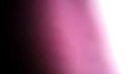 paja con los pies  a escondidas